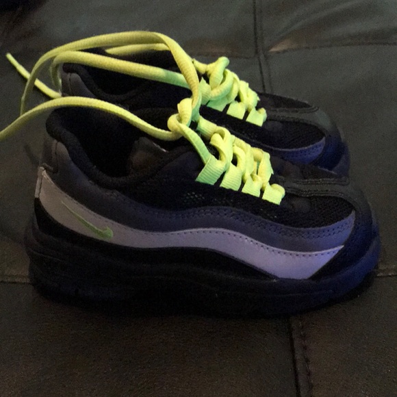 Toddler Air Max - Picture 1 of 4